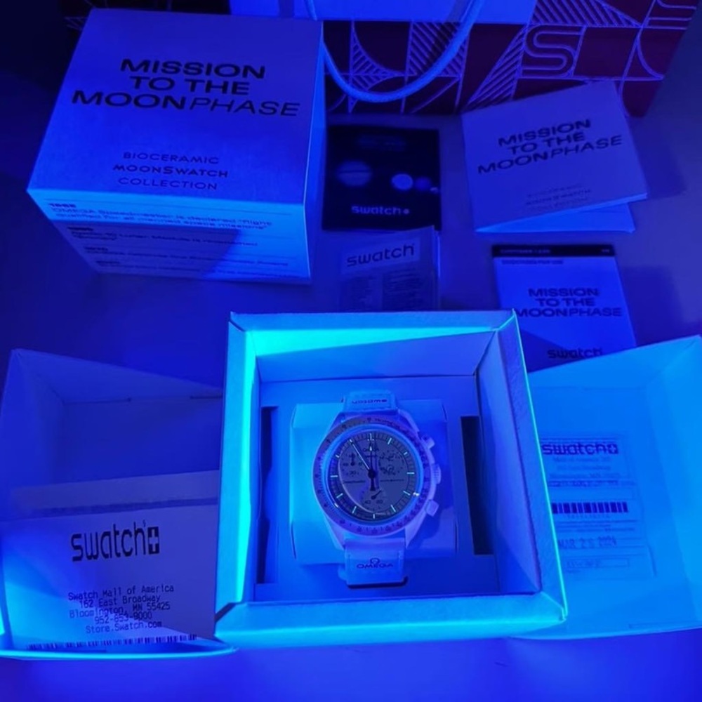 Swatch MoonSwatch Speedmaster White Chronograph Watch - Picture 10 of 10